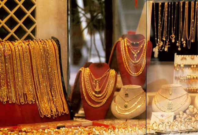 <p>Cek update harga emas perhiasan The Palace 25 September 2025! Dari cincin hingga kalung, harga terbaru emas 9K & 18K siap jadi acuan belanja & investasi.</p>
