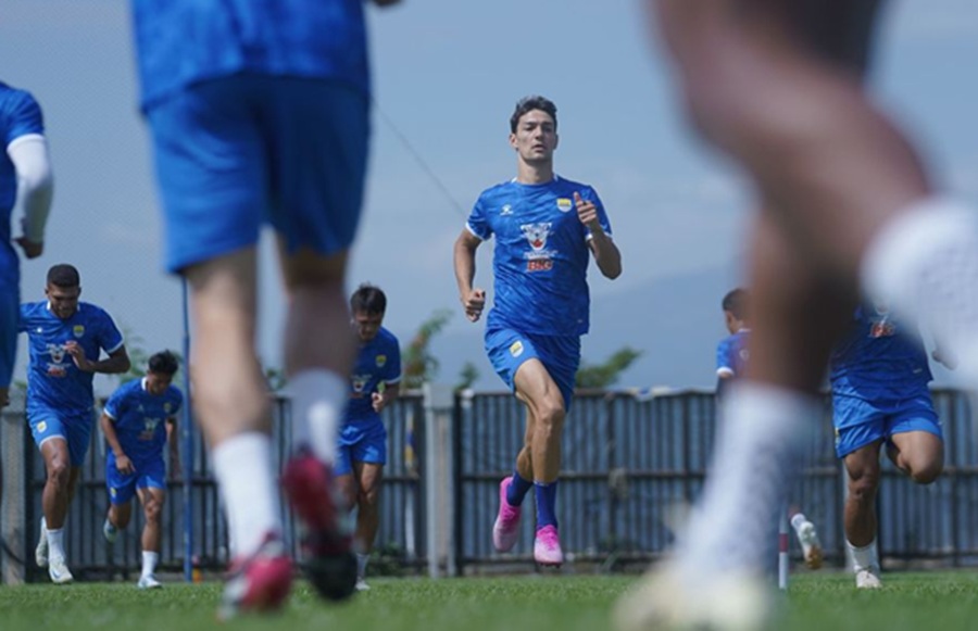 <p>Berikut ini prediksi susunan pemain Persib vs Lion City Sailors dalam laga perdana Grup G AFC Champions League Two. (Foto: Persib).</p>
