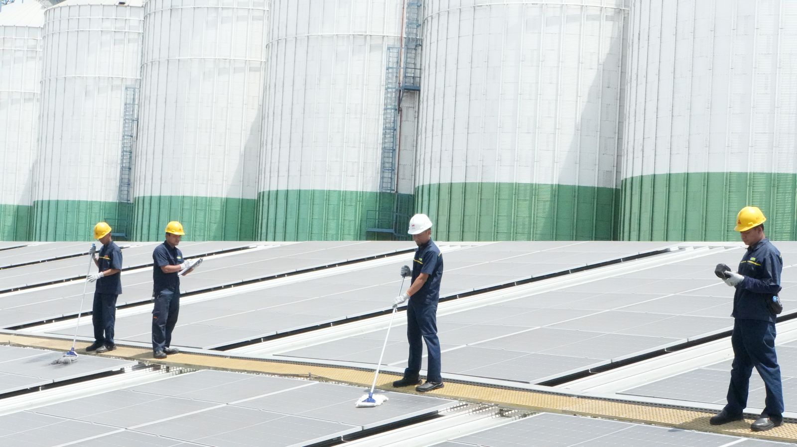<p>PT Indofood Sukses Makmur Tbk Divisi Bogasari resmi mengoperasikan pembangkit listrik tenaga surya (PLTS) yang kedua di pabrik Jakarta. Peresmian berlangsung di Ruang Empat Sekawan, Gedung Kunci Biru, pabrik Bogasari , Tanjung Priok, Jakarta Utara, Selasa, 25 November 2025. (Dok. Bogasari)</p>

<p> </p>

