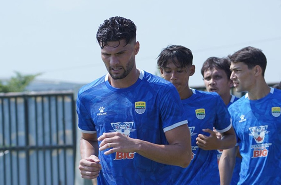 <p>Bek Persib, Julio Cesar mengatakan, timnya semakin kompak dan solid untuk berjuang di Super League dan AFC Champions League Two. (Foto: Persib).</p>
