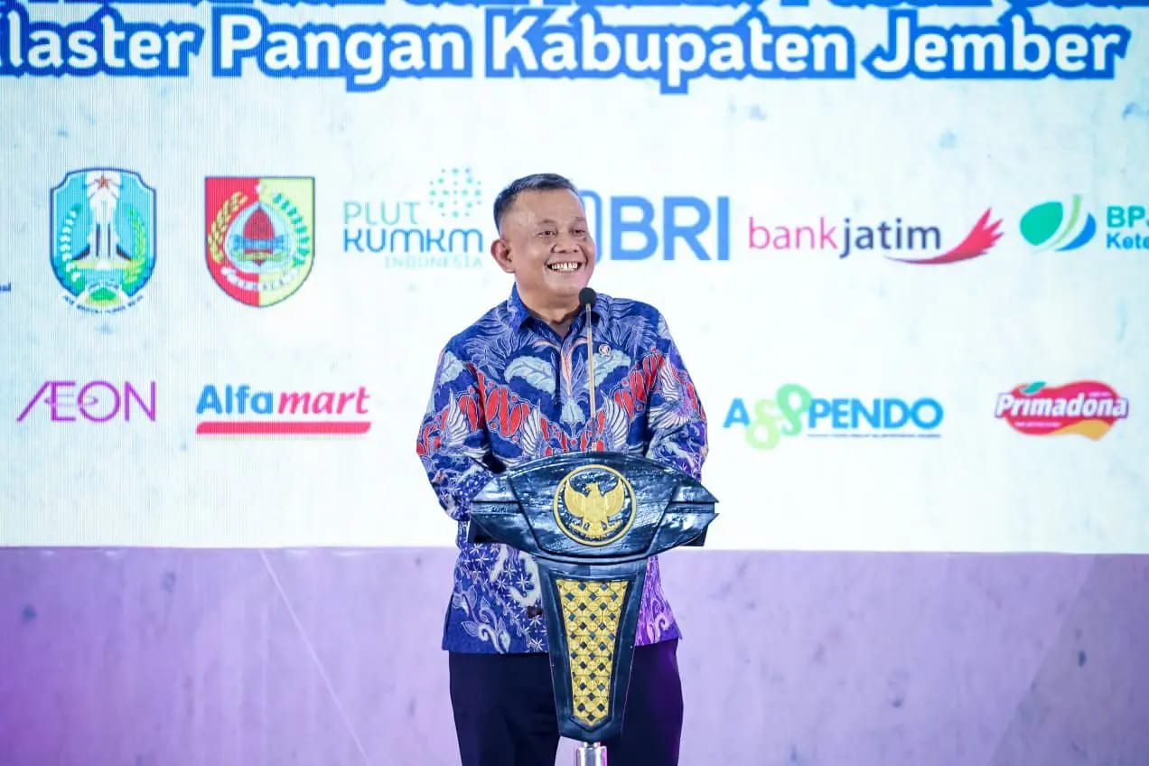 <p>Wakil Menteri UMKM, Helvi Moraza  membuka kegiatan Kumitra di Kabupaten Jember, sekaligus melepas hasil panen edamame dan okra dari petani mitra kepada PT Mitratani Dua Tujuh di Kabupaten Jember, Senin, 3 November 2025. (Dok. Kemen UMKM)</p>

<p> </p>
