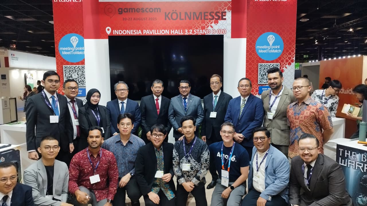 <p>Paviliun Indonesia dibuka secara resmi oleh Menteri Ekonomi Kreatif Teuku Riefky Harsya, Rabu, 20 Agustus 2025 waktu Jerman. Turut mendampingi  Kuasa Usaha Ad Interim KBRI Jerman Fajar Wirawan Harijo, Direktur Pengembangan Ekspor Jasa dan Produk Kreatif Kemendag Ari Satria, dan Sekretaris Daerah Provinsi DKI Jakarta Marullah Matali. (Dok. Kemendag)</p>
