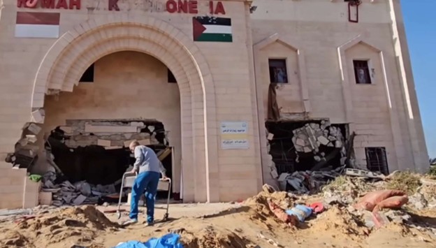 <p>Kondisi Rumah Sakit Indonesa di Gaza Utara, Palestina, setelah serangan militer Israel (Dok.Al-Jazeera)</p>

