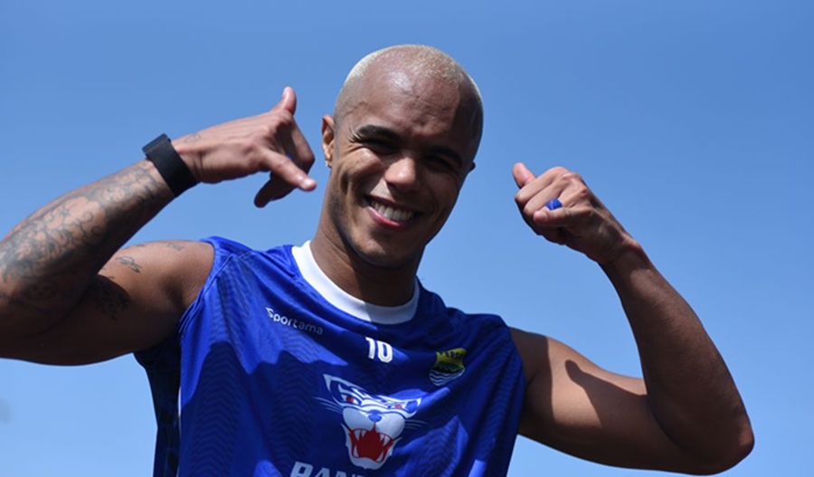 <p>Gelandang serang Persib asal Brasil, William Marcilio ungkap alasannya ingin mengenakan jersey nomor punggung 10. (Foto: Persib.co.id).</p>
