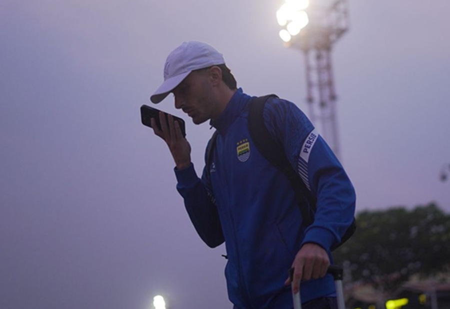 <p>Penyerang Persib, Andrew Jung sebut agenda perjalanan padat bukan alasan untuk tampil tidak maksimal dalam pertandingan. (Foto: Persib).</p>
