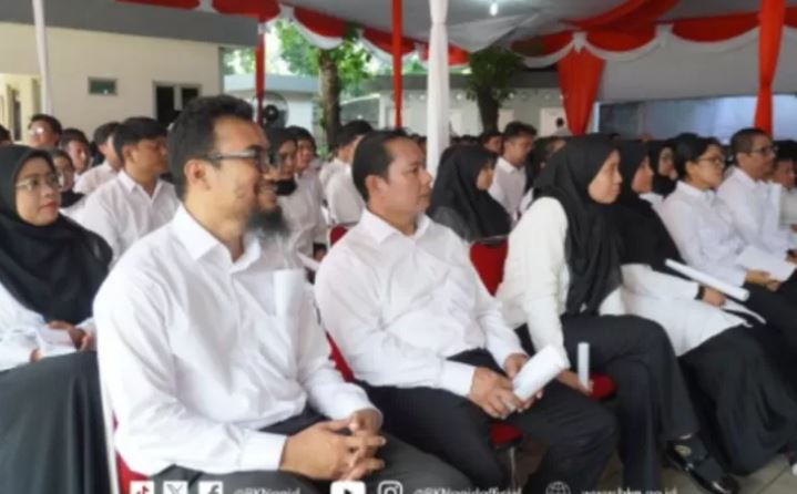 <p>Pemerintah tetapkan gaji PPPK paruh waktu 2025 berdasarkan dua skema. Di beberapa daerah, besaran gaji PPPK bisa lebih tinggi dari PNS. Cek daftar UMP terbaru di sini. Foto bkn.go.id.</p>
