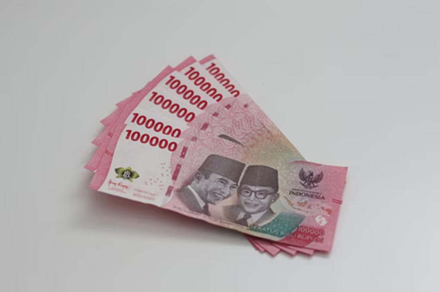 <p>Ilustrasi uang rupiah. Berikut syarat penerima Bantuan Subsidi Upah dan besaran yang akan diterima pada Juni 2025. (Foto: Freepik).</p>
