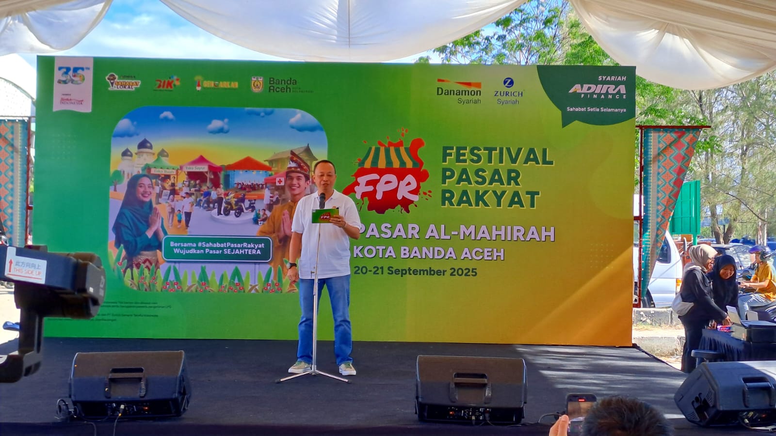 <p>Head Regional SSD Sumatra 1 Adira Finance, Iwan Chandra. Pasar Al-Mahirah Banda Aceh jadi pusat Festival Pasar Rakyat 2025. Wadah ekonomi, budaya, edukasi, dan kebersamaan untuk pedagang serta masyarakat.</p>

