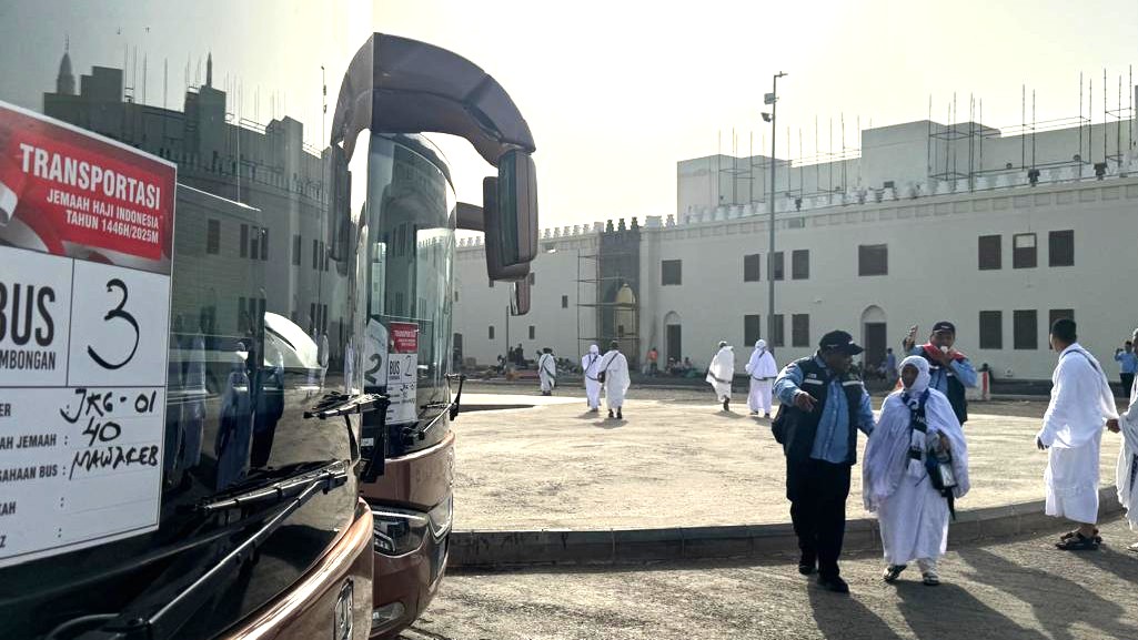 <p>Jamaah haji Indonesia saat miqat di Bir Ali, Madinah, Arab Saudi, pada Senin, 12 Mei 2025. (Dok.Kemenag)</p>
