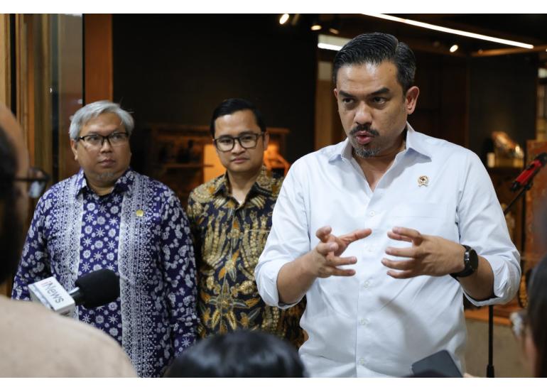 <p>Menteri UMKM Maman Abdurrahman menegaskan komitmen pemerintah untuk menciptakan ekosistem kemitraan yang kondusif antara pengemudi ojek online, aplikator, dan pelaku UMKM digital. (Dok.Kementerian UMKM)</p>
