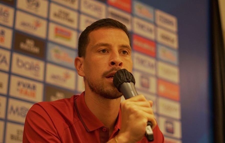 <p>Gelandang Persib, Thom Haye mengakui jika saat ini masih banyak pertanyaan soal sepak bola Indonesia. (Foto: Persib).</p>
