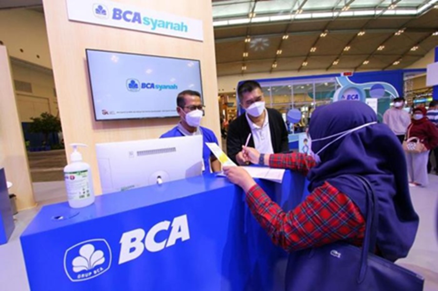 <p>Ilustrasi bank BCA. Simak syarat dan cara mengajukan KUR BCA 2025, cek simulasi angsuran pinjaman UMKM dengan bunga rendah.</p>
