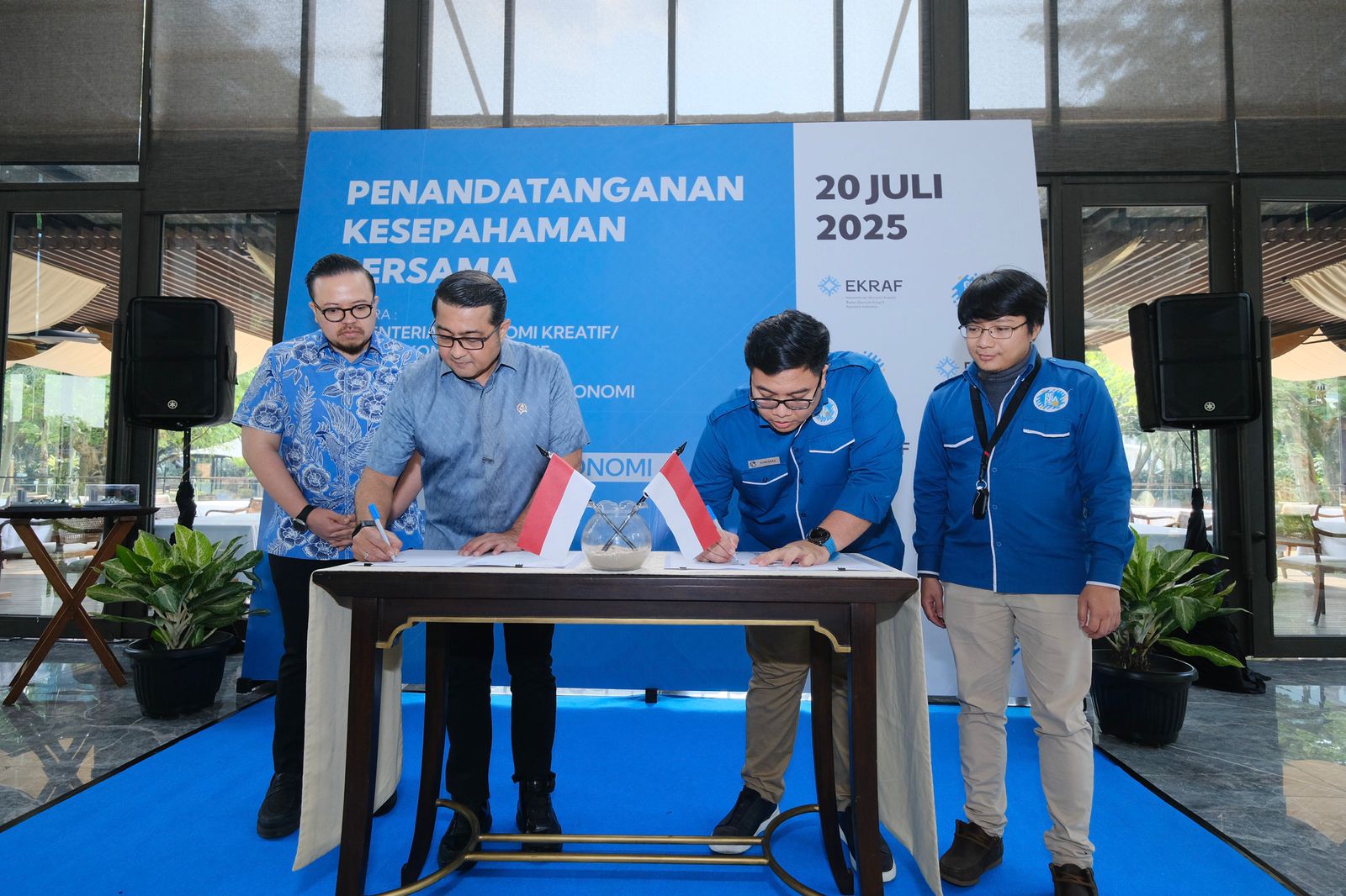 <p>Penandatangan Mou Kementerian Ekonomi dengan Gekraf, penguatan ekosistem kreatif Nasional dimulai dari daerah, Jakarta, MInggu, 20 Juli 2025. (Dok. Kemenekraf)</p>
