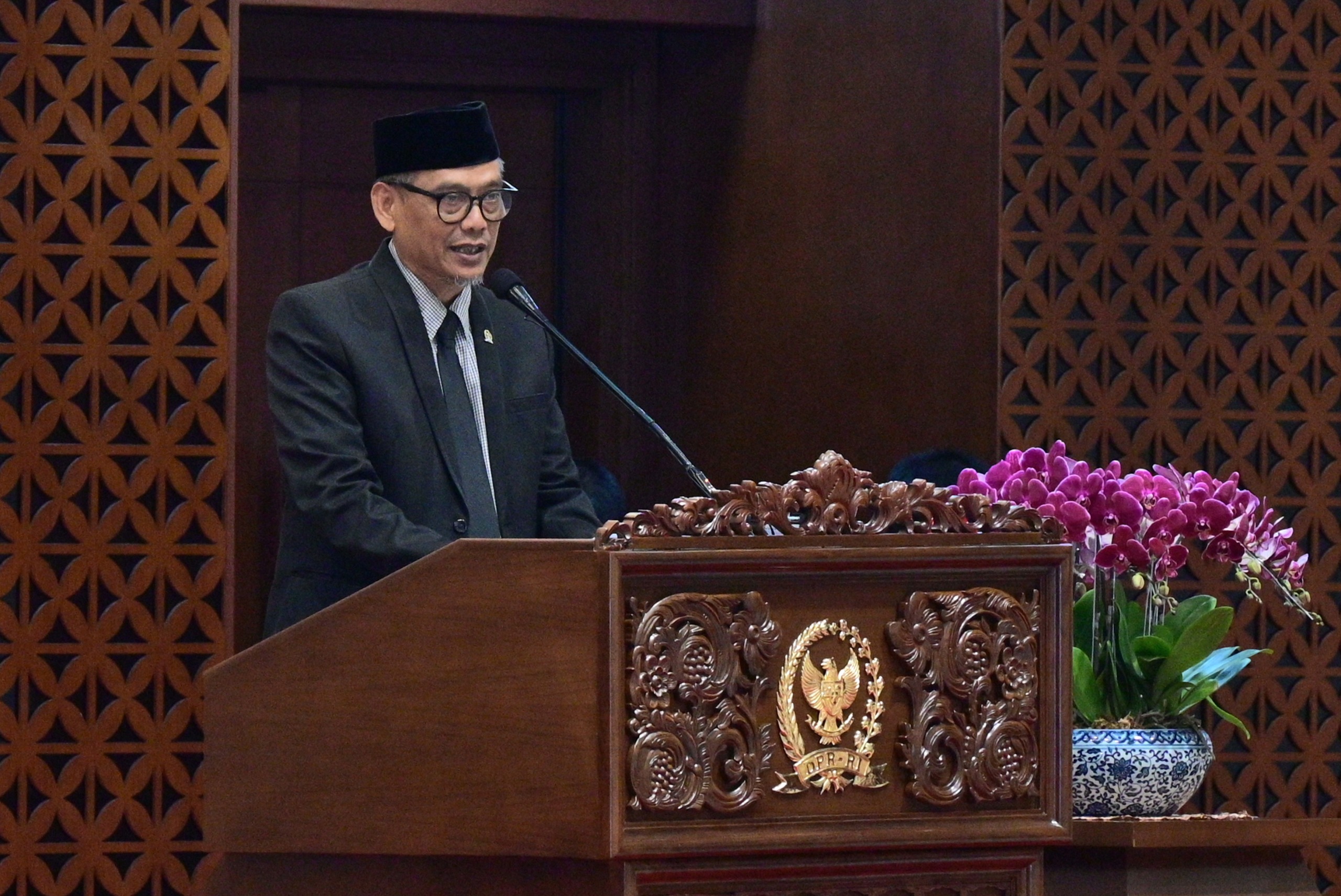 <p>Fraksi Partai PKS melalui Anggota DPR RI Abdul Fikri Faqih dalam rapat paripurna DPR RI ke-23 Masa Persidangan IV Tahun Sidang 2024-2025 di Ruang Rapat Paripurna DPR RI, Senayan, Jakarta, Selasa (8/7/2025) (Dok.DPR RI)</p>
