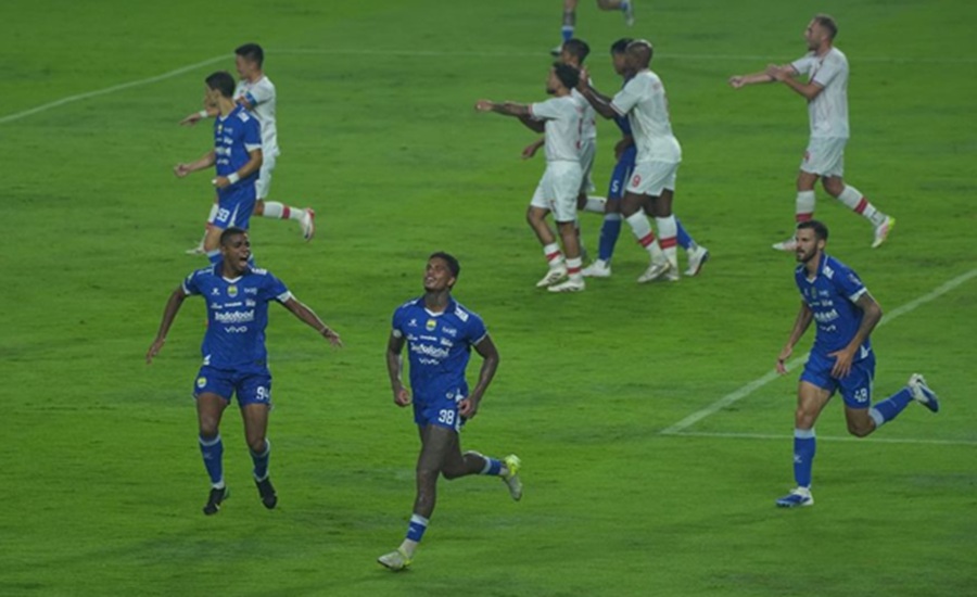 <p>Penyerang asal Brasil, Ramon Tanque anggap hal wajar jika datang tekanan besar di Persib kepadanya. Foto: Persib.</p>