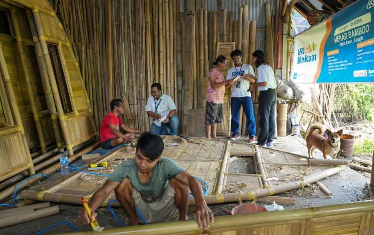 <p>Program Koperasi Desa Merah Putih jadi senjata ampuh pemerintah dalam memperkuat ekonomi desa. Tinggalkan pinjol dan rentenir! Kini, saatnya warga nikmati pinjaman tanpa pinjol lewat koperasi resmi yang aman dan adil. </p>
