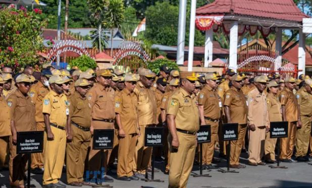 <p>Gaji PPPK paruh waktu lulusan SMA 2025 resmi diatur pemerintah. Simak status ASN, golongan V, rincian gaji Rp2,5–Rp4,1 juta, dan hak yang didapatkan. Foto rri.id.</p>
