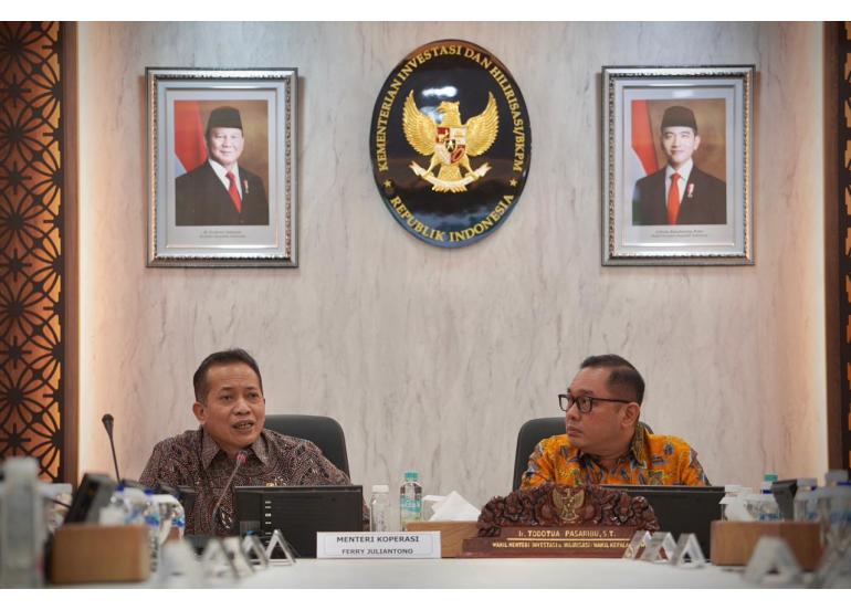 <p>Menteri Koperasi (Menkop) Ferry Juliantono menghadiri  acara Rapat Pembahasan Percepatan Rencana Investasi Bioetanol, di kantor Kementerian Investasi dan Hilirisasi, Jakarta, Kamis, 23 OKtober 2025. (Dok. Kemenkop)</p>

<p> </p>
