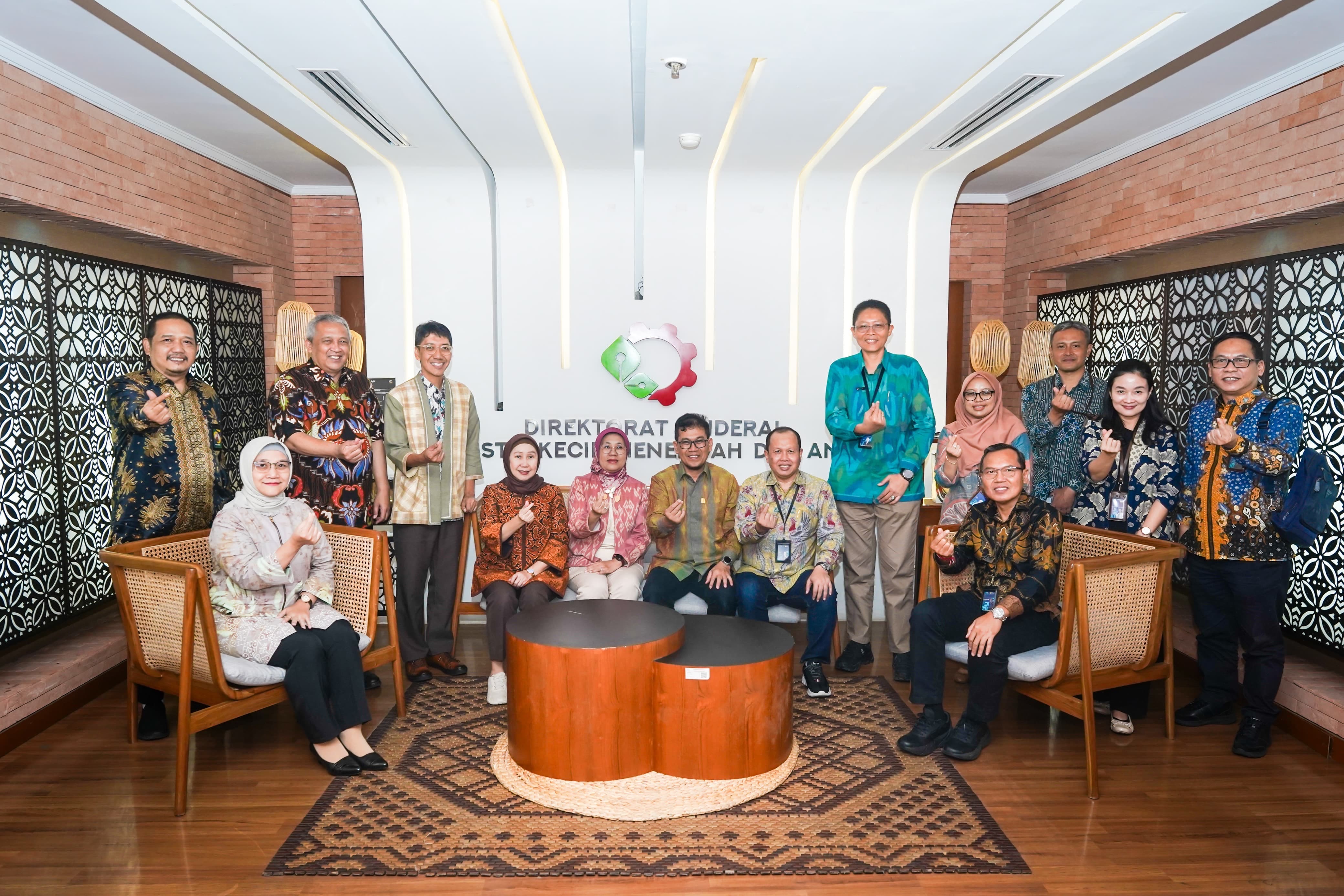 <p>Beberapa Industri Kecil dan Menengah (IKM) binaan Ditjen IKMA telah mendapatkan tawaran pemanfaatan limbah pembakaran batu bara dari PT  PLN Indonesia Power, anak usaha PT Perusahaan Listrik Negara (Persero). (Dok. Kemenperin)</p>
