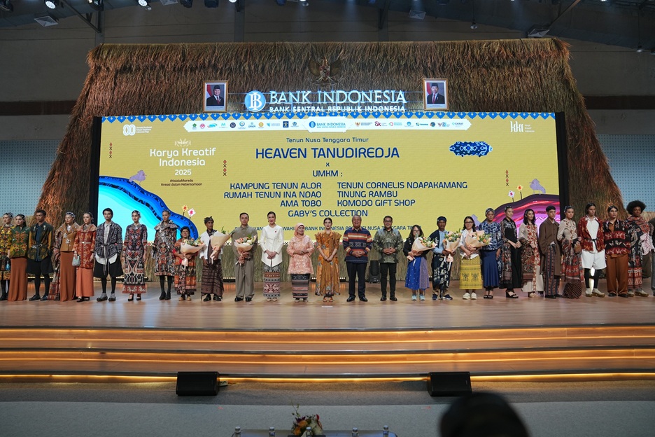<p>Gubernur Bank Indonesia, Perry Warjiyo, membuka Karya Kreatif Indonesia (KKI) 2025 di Jakarta International Convention Center (JICC), Kamis, 7 Agustus 2025. KKI menjadi langkah konkret  mendorong UMKM naik kelas melalui inovasi, digitalisasi, dan sinergi lintas sektor. (Dok. Bank Indonesia)</p>

