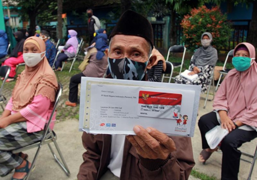 <p>Ilustrasi penerima bansos. Simak cara daftar dan ciri-ciri nama Anda terdaftar sebagai penerima bansos Kemensos 2025.</p>
