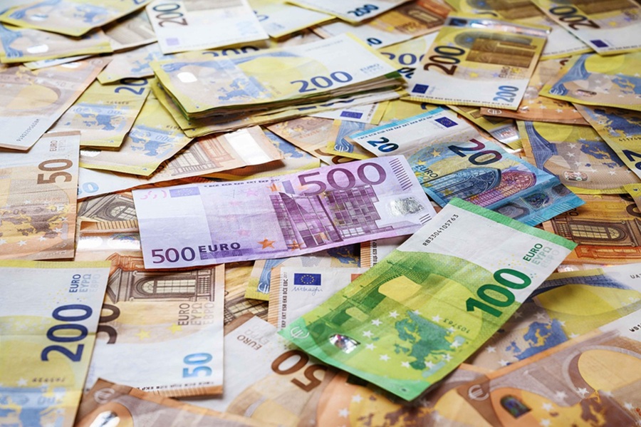 <p>Ilustrasi uang rupiah dana BSU. Berikut ini penyebab dana BSU belum cair, cek status penerima di website resmi. (Foto: Fotoblend/Pixabay).</p>
