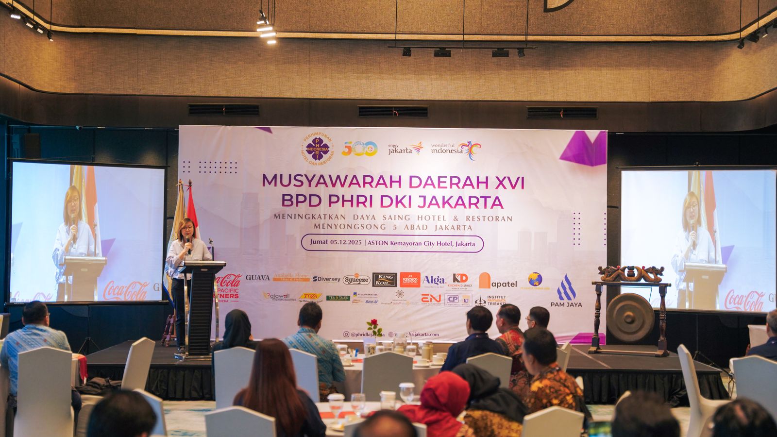 <p>Wakil Menteri Ekonomi Kreatif, Irene Umar, memberi sambutan dalam Musyawarah Daerah (Musda) XVI Badan Pimpinan Daerah Perhimpunan Hotel dan Restoran Indonesia (BPD PHRI) DKI Jakarta di Hotel Aston City, Jakarta, Jumat, 5 Desember 2025. (Dok. Kemenekraf)<br />
 </p>

