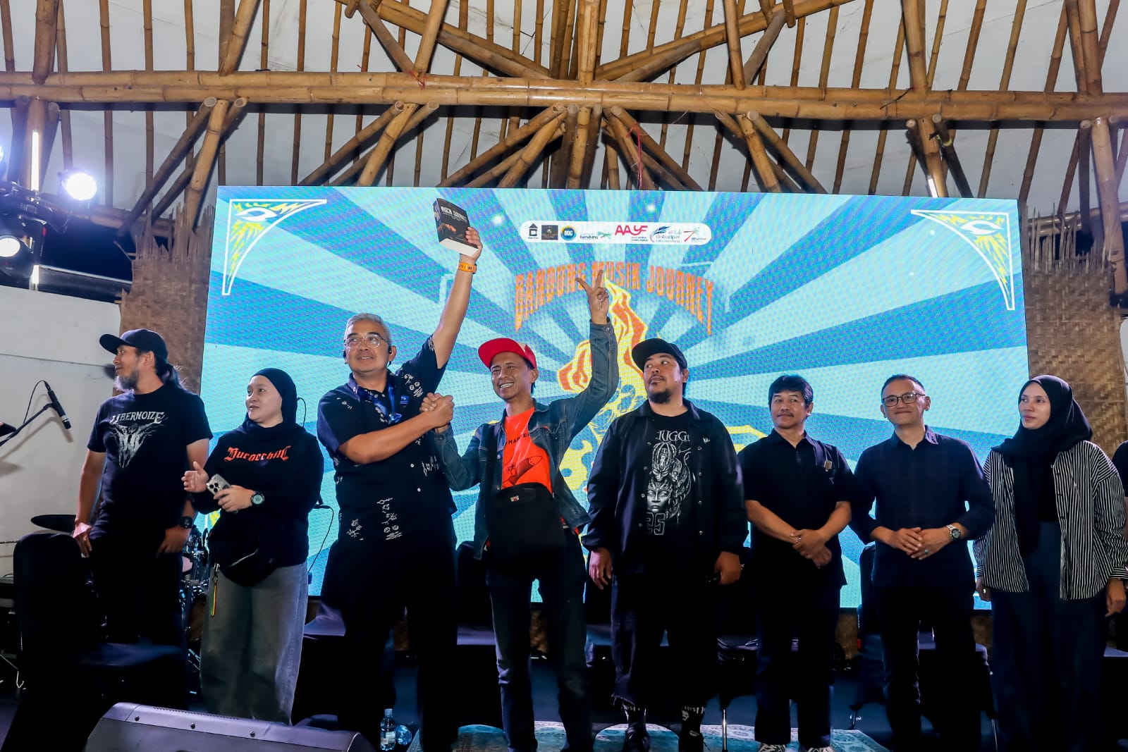 <p>Wali Kota Bandung Muhammad Farhan menghadiri kegiatan Bandung Musik Journey: East Pride 2025 di Teras Sunda Cibiru, Minggu 5 Oktober. Ia menilai, Bandung Timur memiliki karakter dan perjalanan budaya yang unik. (Dok. Diskominfo Kota Bandung)</p>
