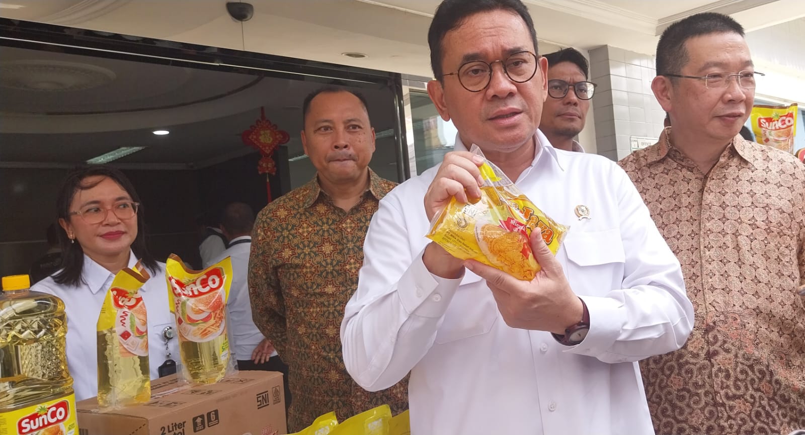Tinjau PT Mikie Oleo Nabati Industri, Mendag Busan Dorong Produsen Produksi Minyak Goreng Second Brand 