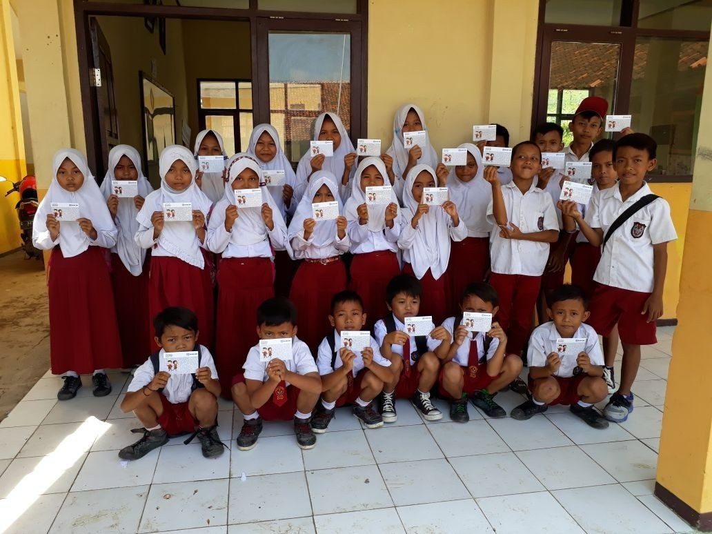 <p>Penerima bansos pendidikan. Syarat-syarat penerima bansos pendidikan bagi anak dari keluarga kurang mampu. Foto: puslapdik.kemdikbud.go.id</p>
