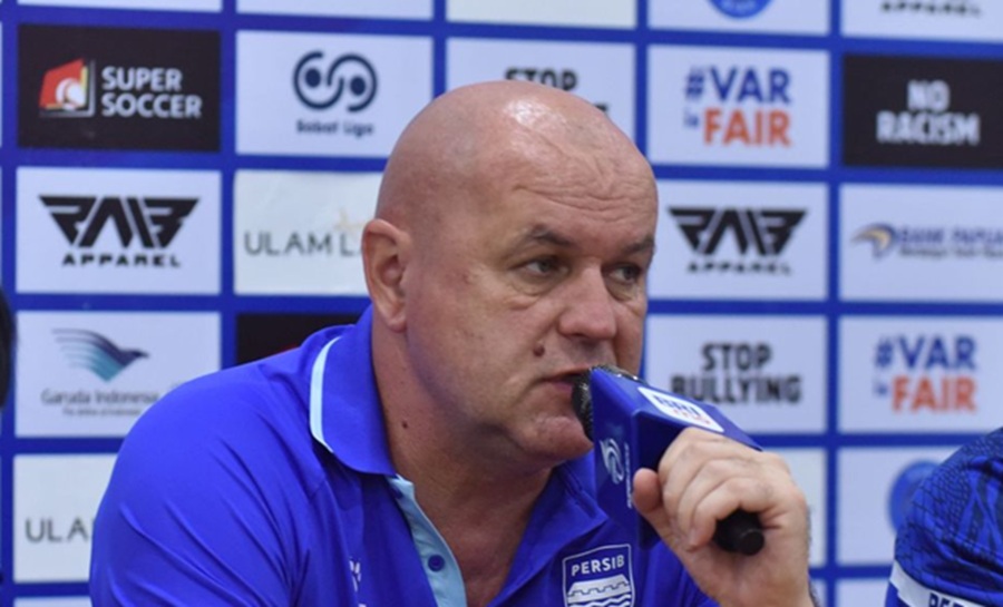<p>Pelatih Persib, Bojan Hodak ungkap kekurangan timnya usai meraih kemenangan telah atas PSBS Biak. Foto: Persib.</p>
