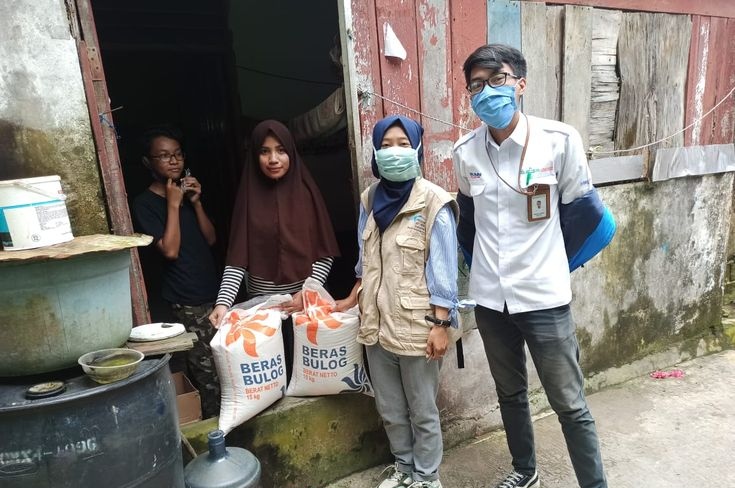 <p>ilustrasi pembagian bansos non tunai. Program bantuan sosial dari pemerintah merupakan salah satu hal penting dalam proses pembangunan sosial masyarakat. Foto Pinterest/NetyMeinawati</p>
