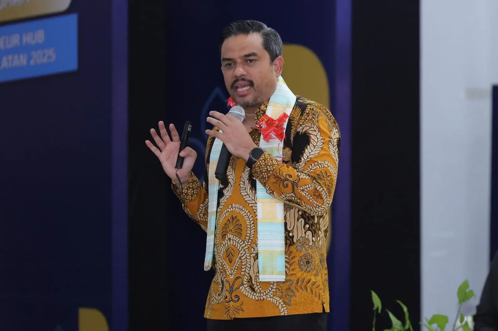 <p>Menteri Usaha Mikro, Kecil, dan Menengah (UMKM), Maman Abdurrahman  dalam Kuliah Umum di Universitas Hasanuddin (Unhas), Makassar, Kamis, 28 Agustus 2025. (Dok. Kemen UMKM)</p>

<p> </p>
