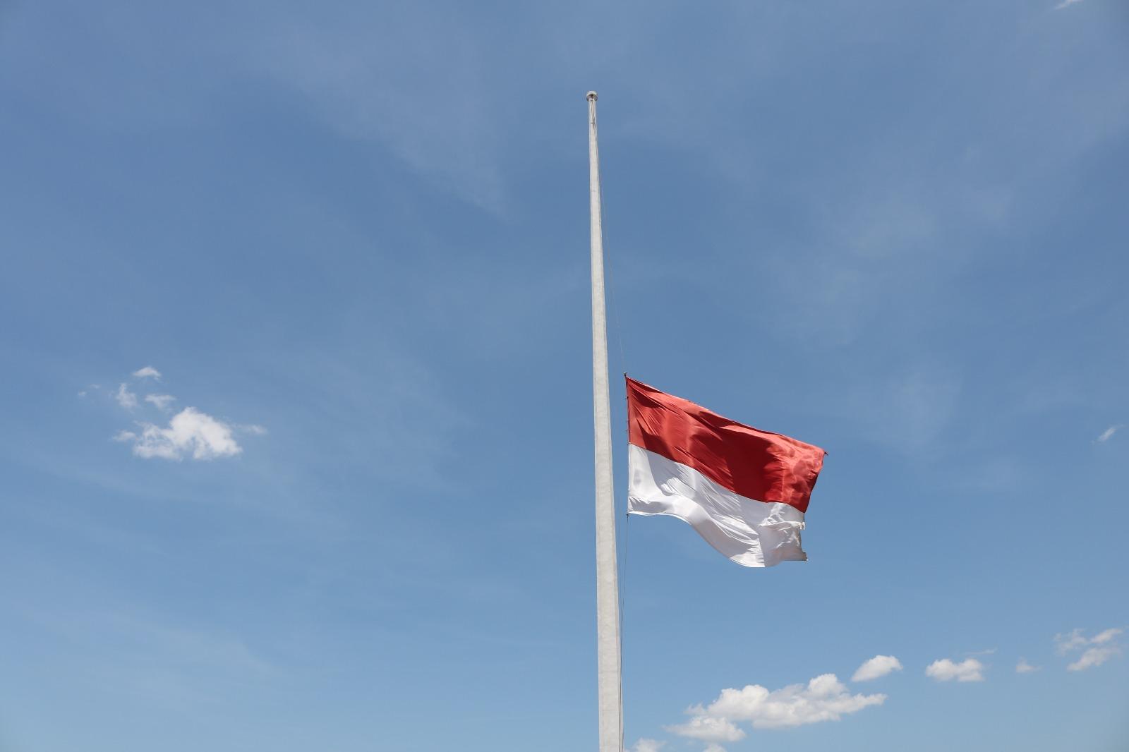 Pemerintah Instruksikan Pengibaran Bendera Setengah Tiang Tiga Hari untuk Hormati Wapres Ke-6 RI Try Sutrisno