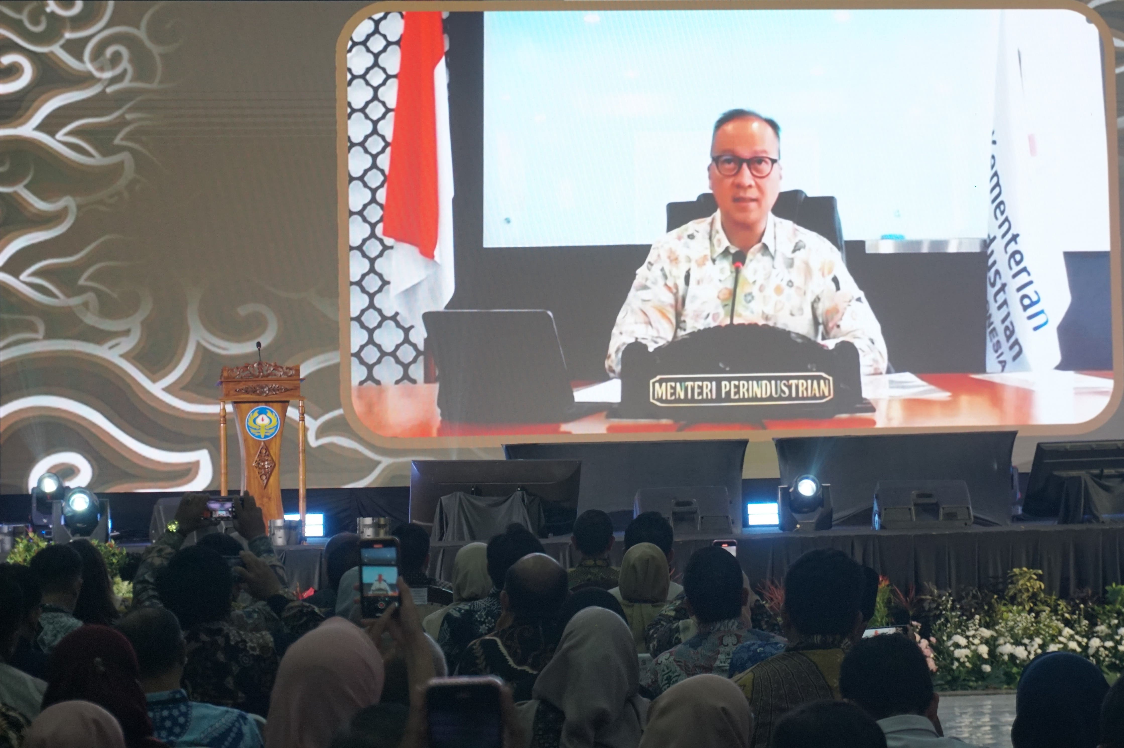 <p>Menteri Perindustrian Agus Gumiwang Kartasasmita, Jumat (11/4), mengatakan SDM yang unggul, kompeten, dan dapat menjawab seluruh tantangan ke depan dengan penguasaan teknologi itu menjadi sangat penting untuk mewujudkan visi Indonesia Emas 2045. (Dok. Kemenperin)</p>
