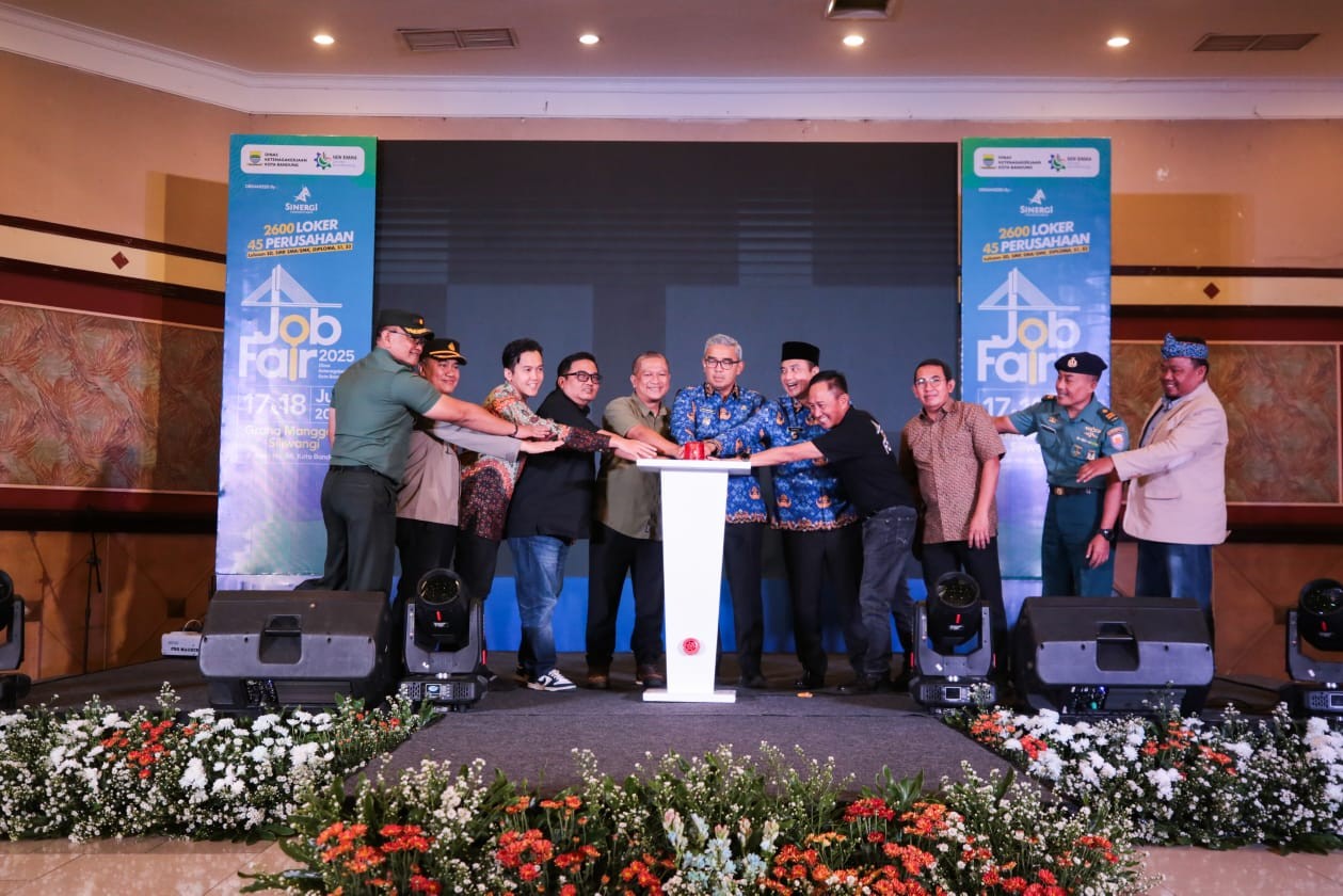 <p>Pembukaan acara Job Fair 2025 di Graha Manggala Siliwangi, Kota Bandung, Selasa, 17 Juni 2025. (Dok.Pemkot Bandung) </p>

