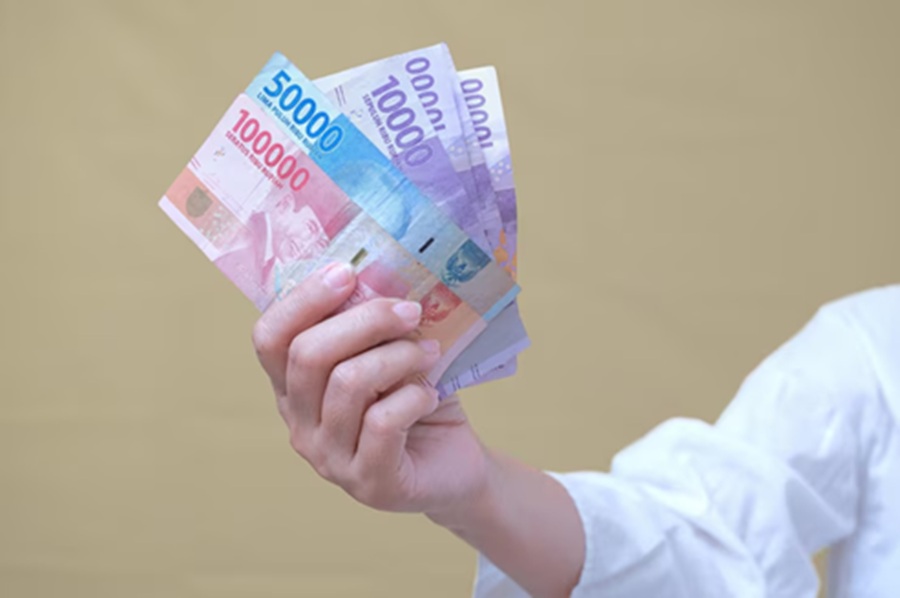 <p>Ilustrasi uang rupiah. Berikut daftar penerima dan syarat penerima Bantuan Subsidi Upah 2025. (Foto: Freepik).</p>
