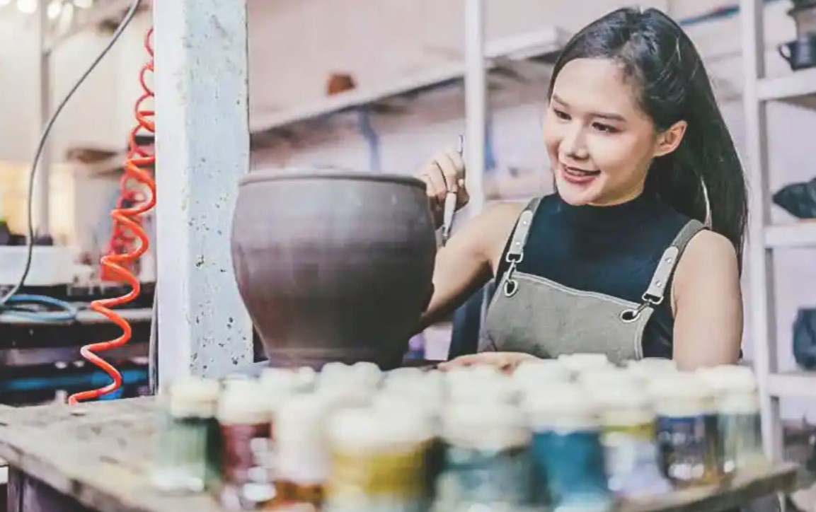 <p>Branding kuat bikin UMKM naik level! Saatnya bangun identitas merek yang unik, relevan, dan visioner agar bisnismu siap bersaing di era digital.</p>
