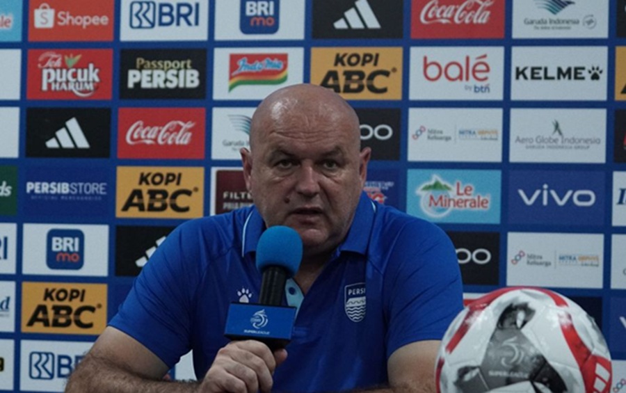 <p>Pelatih Persib, Bojan Hodak mengaku senang sekaligus ada rasa kecewa usai Persib berhasil menaklukan Persebaya. (Foto: Persib).</p>
