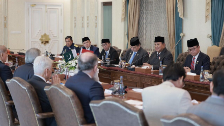 <p>Presiden Prabowo Subianto menggelar pertemuan bilateral dengan Perdana Menteri (PM) Pakistan Shehbaz Sharif di Islamabad, Selasa, 9 Desember 2025. (Dok. BPMI Setpres/Laily Rachev)</p>
