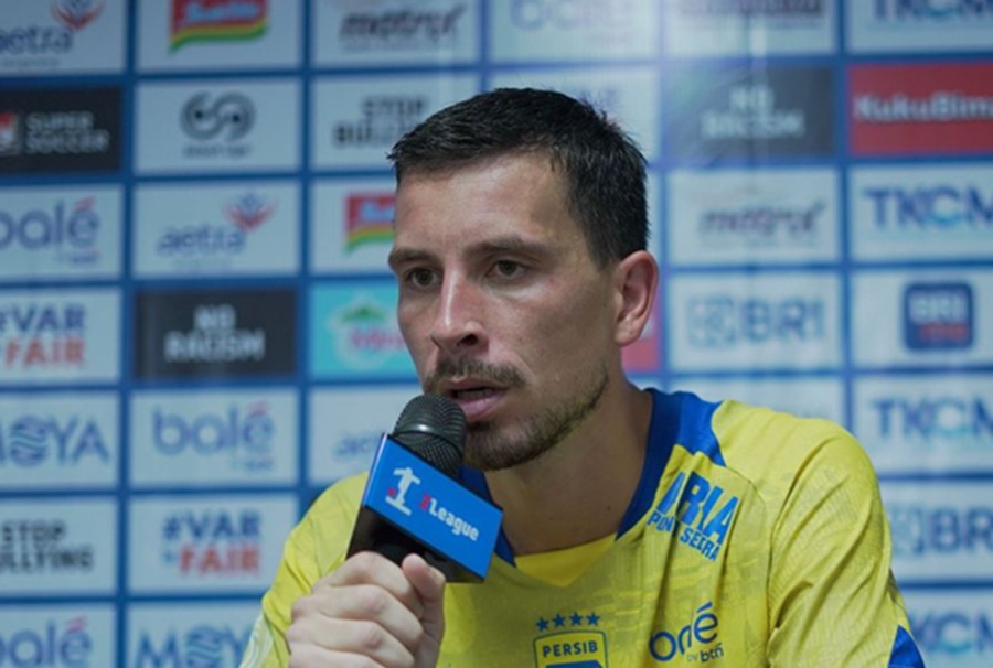 <p>Gelandang Persib, Thom Haye akui mendapat pelajaran dari kekalahan melawan Persita. (Foto: Persib).</p>

