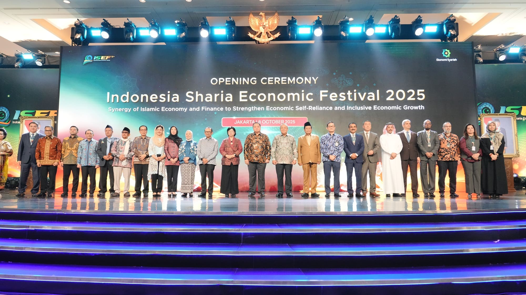 <p>Indonesia Sharia Economic Festival (ISEF) 2025 resmi dibuka dengan mengangkat tema Sinergi Ekonomi dan Keuangan Syariah Memperkuat Kemandirian dan Pertumbuhan Ekonomi Inklusif", di Jakarta International Expo (JIEXPO) Convention Center,  Rabu, 8 Oktober 2025. Gelaran ISEF berlangsung hingga  Minggu, 12 Oktober 2025. (Dok. Bank Indonesia)</p>
