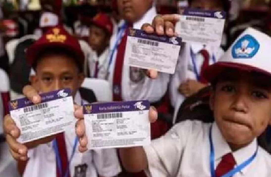 <p>UMKM pendidikan makin maju! Ketahui 3 dokumen penting agar siswa dapat mencairkan dana PIP dengan mudah. Cek panduan lengkap dan syaratnya di sini!</p>
