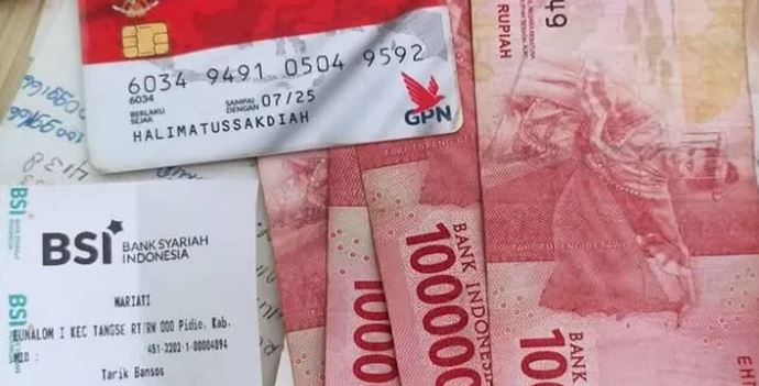 <p>PKH dan BPNT 2025 cair Oktober–Desember! Simak syarat KTP penerima, cara cek bansos lewat HP, dan daftar bank penyalur resmi dari Kemensos RI.</p>
