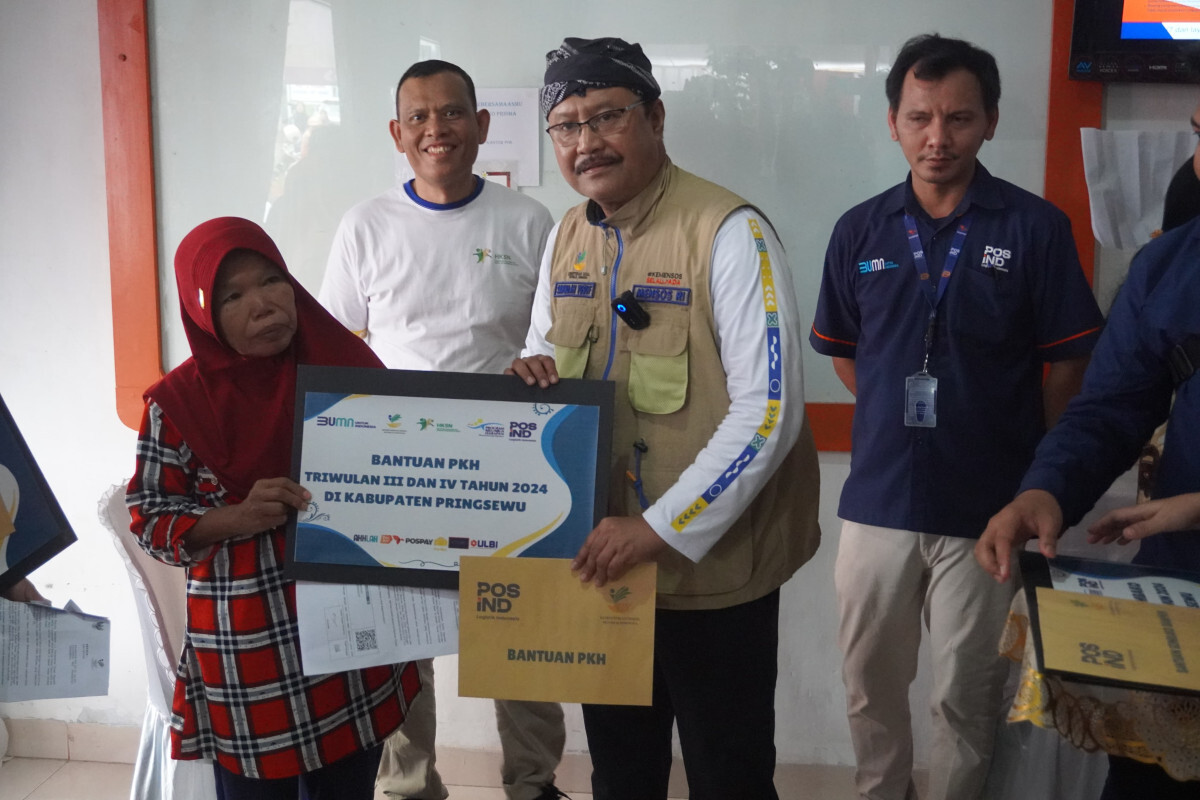 <p>Bantuan dana KUR PKH. KPM PKH bisa naik kelas jadi pelaku usaha! Simak panduan resmi cara ajukan KUR dari Kemensos dan wujudkan usahamu sendiri di 2025. Foto: Kemensos.</p>
