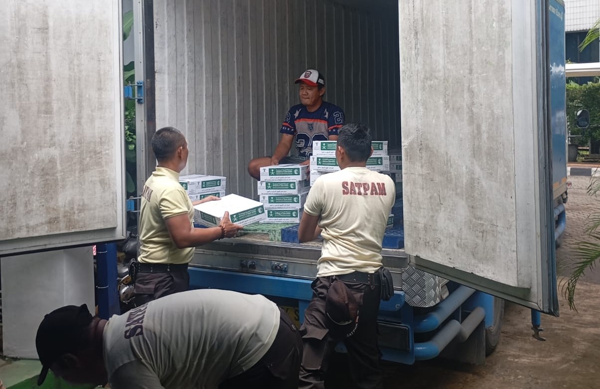 <p>Kementerian Agama mendapat bantuan dari Pemerintah Kerajaan Arab Saudi sebanyak 100 ton kurma yang diserahkan secara simbolis oleh Duta Besar Arab Saudi di Jakarta,&nbsp; pada 11 Februai 2026. (Dok. Kemenag)<br />
<br />
&nbsp;</p>
