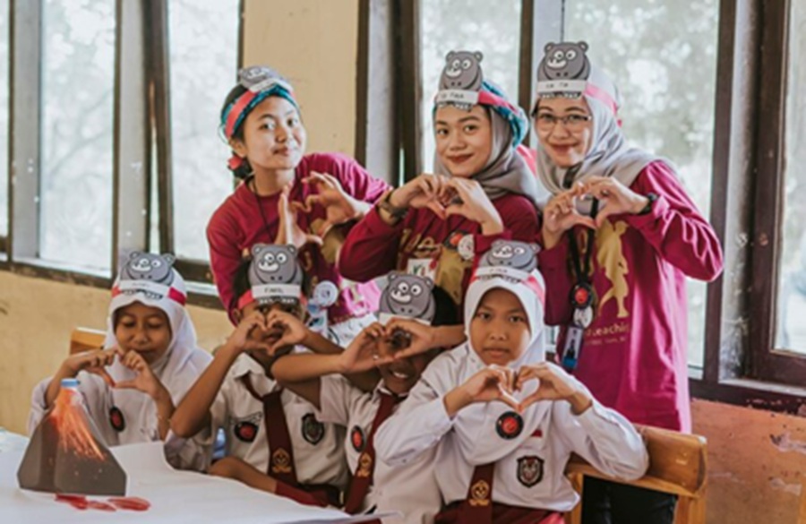 <p>Ilustrasi tenaga pendidikan di sekolah dasar. Berikut jadwal pengumuman kelulusan calon guru Sekolah Rakyat. (Foto: Freepik).</p>
