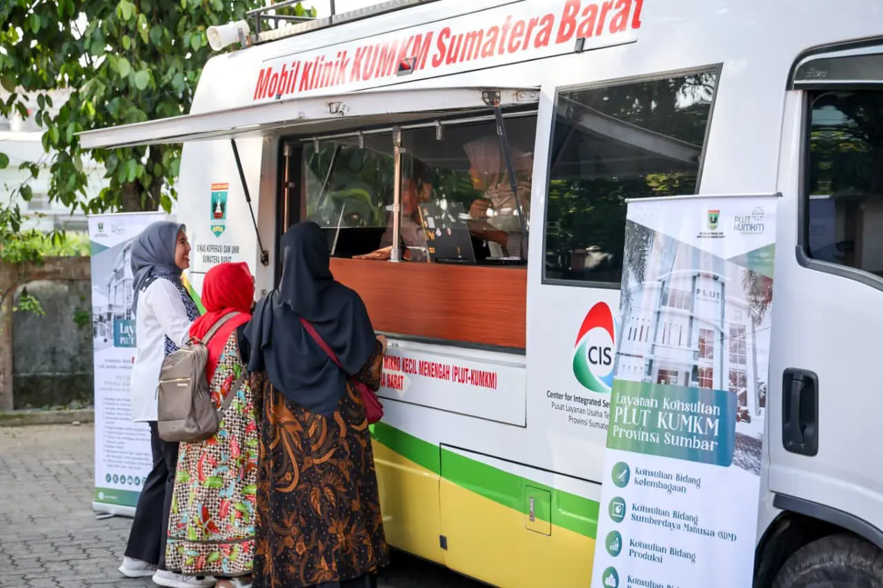 Bantu Percepat Pemulihan Pascabencana, Kementerian UMKM Resmikan Klinik UMKM Bangkit di Padang