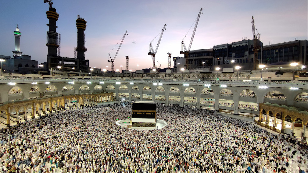 <p>Suasana di Masjidil Haram dan sekitarnya semakin padat dipenuhi jemaah dari seluruh dunia. (Dok.Kemenag)</p>
