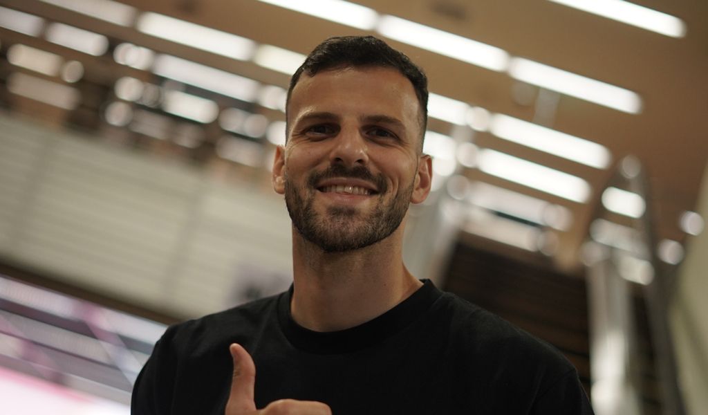 <p>Bek anyar Persib, Patricio Matricardi, menyatakan kesiapannya menghadapi tantangan berat selama pemusatan latihan tim di Thailand yang digelar pada 17–27 Juli 2025. (Dok.Persib)</p>
